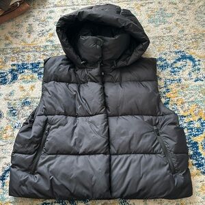 Alo Black Puffy Vest